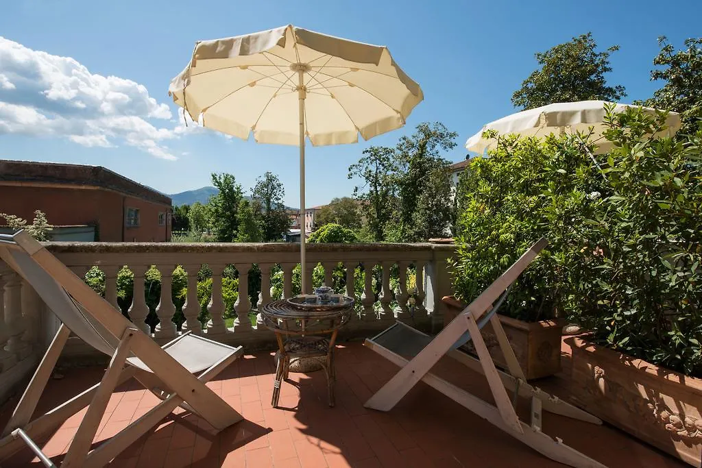 Al Porto Di Lucca B&B 3*,